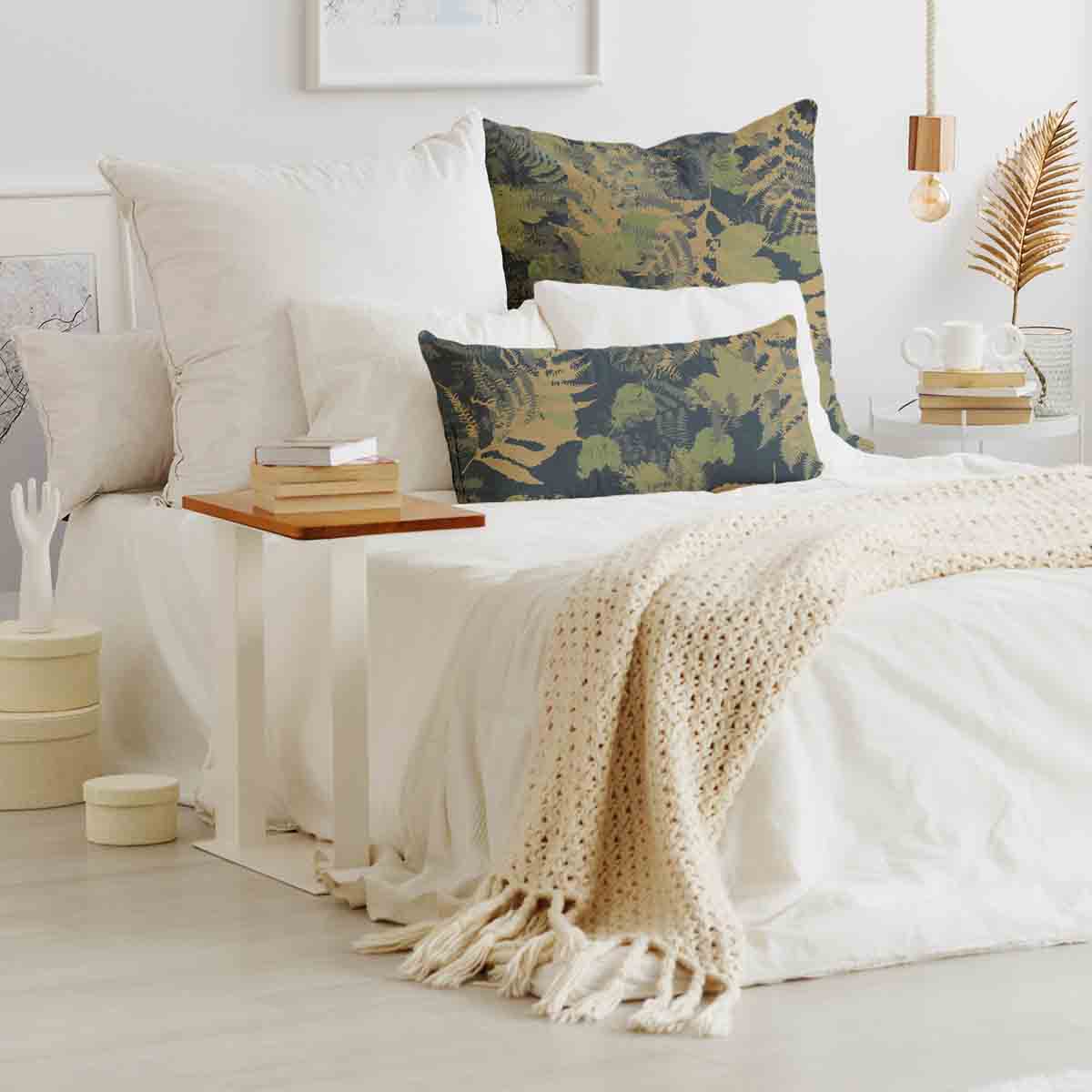 White,Bedroom,Interior,With,Windows,,Gold,Accessories,And,White,Bedsheets